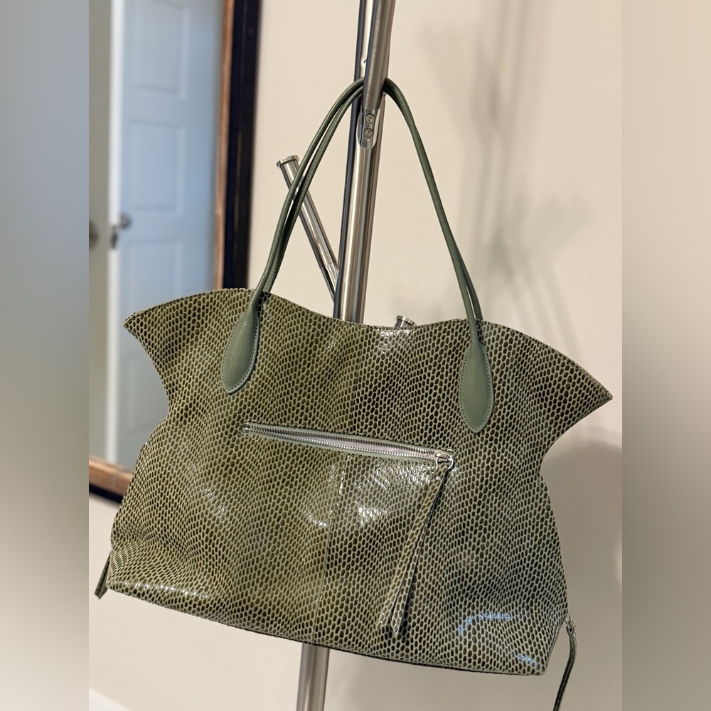 Genuine Leather Textured Tote Bag - Stylish Everyday Carry